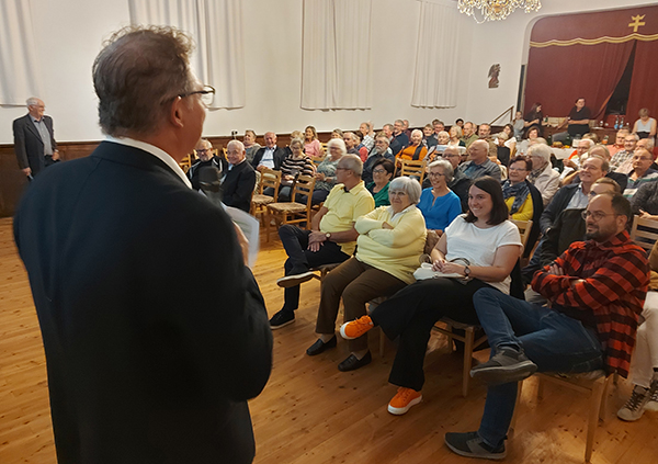 Begrüßung zum Heimatabend 2023 durch DOERN Obmann Martin Kellner